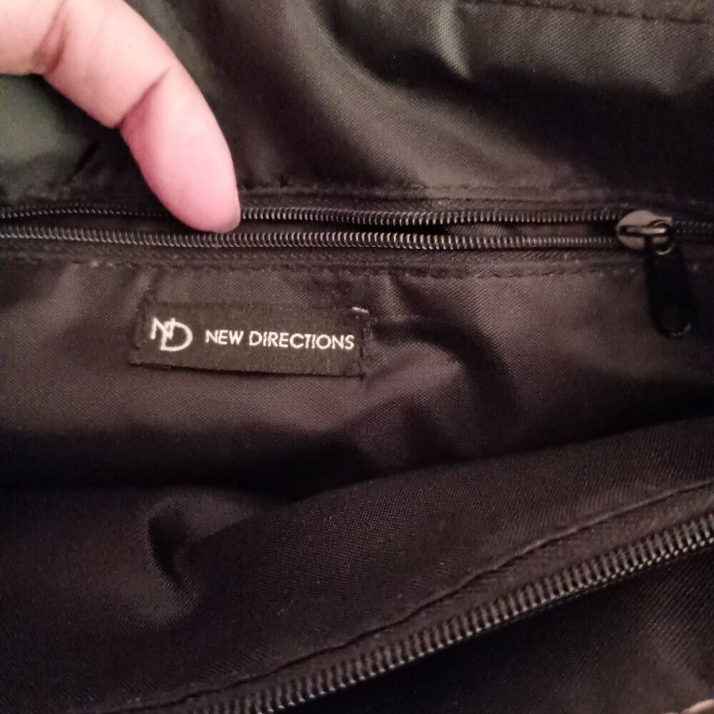 New Directions Black Patent Clutch Purse Bag Magnetic Flap Classy Roomy NWT - Picture 4 of 5